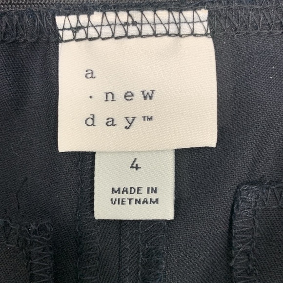 A New Day Black Pull On Skinny Leg Pants Size 4 - Picture 10 of 12
